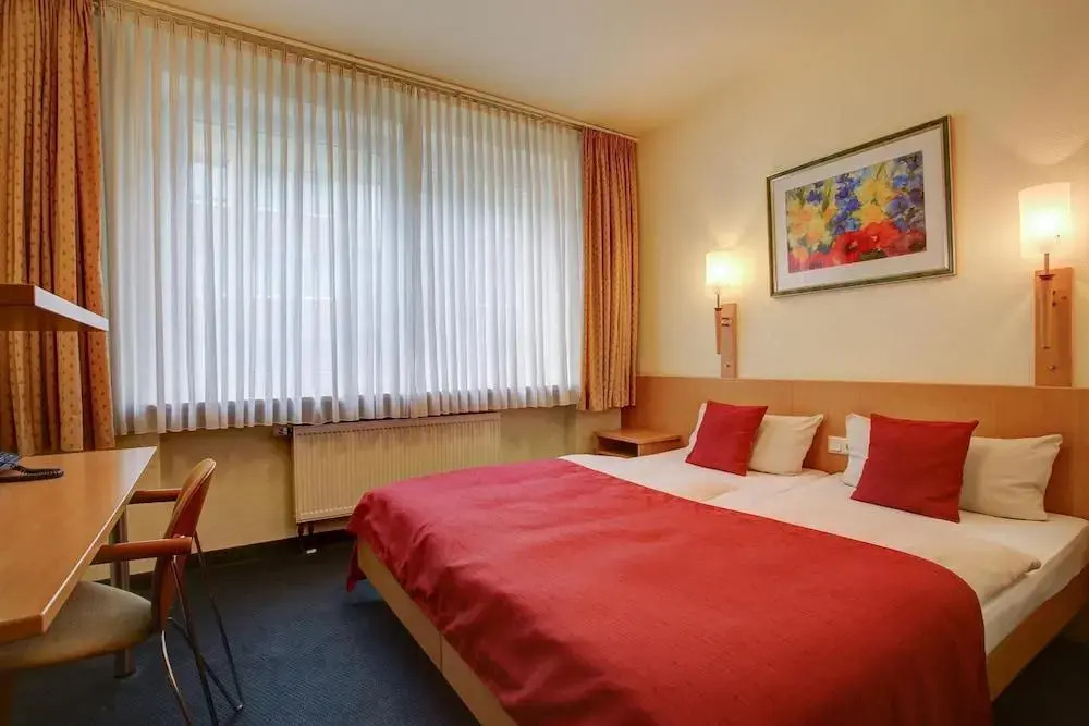 Hotel Am Schlosspark , Wiesbaden