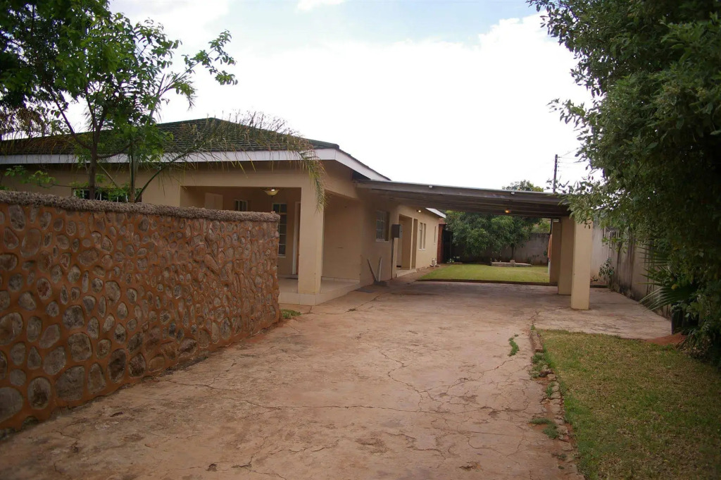 Khanondo Guest House