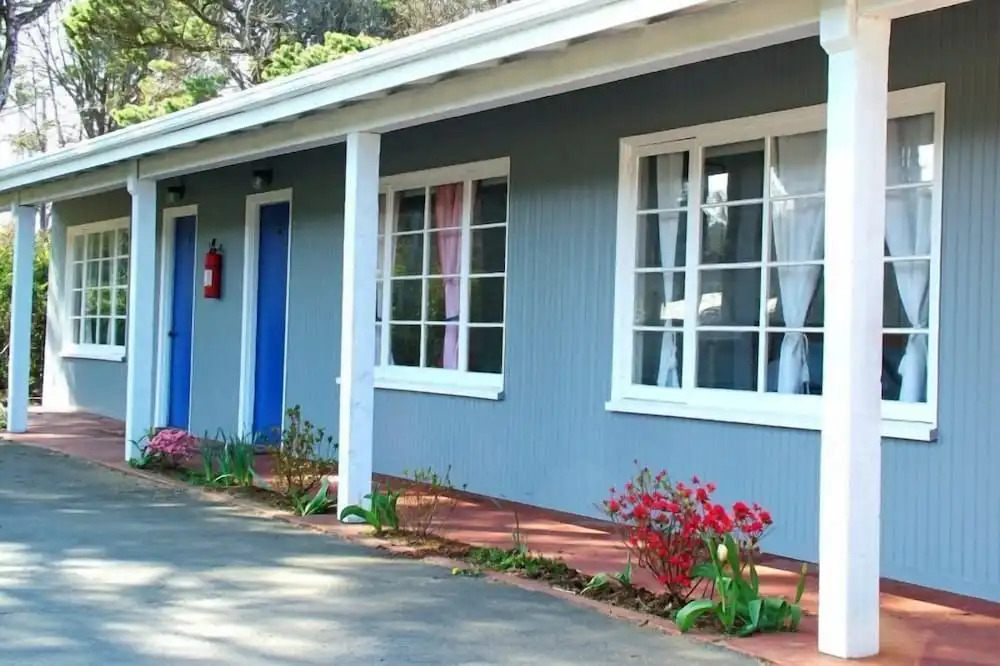 Tillicum Beach Motel - Formerly Deanes Oceanfront Lodge