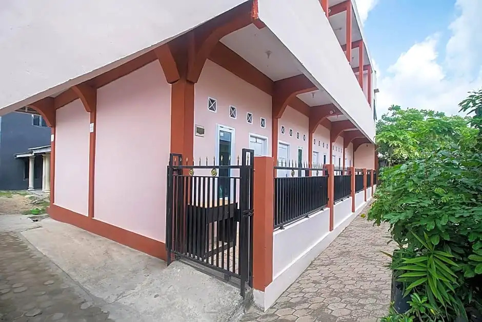 OYO Life 2888 Nayni Kost