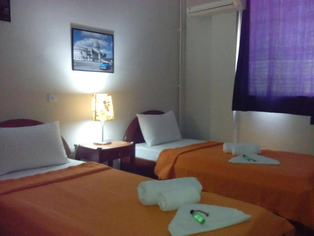 Achillion Hotel Piraeus