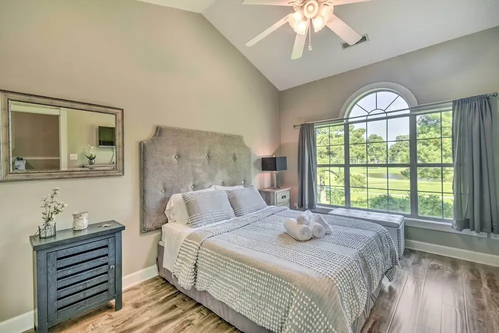 Condo w/ Pool Access & Central A/C - 2 Mi to Beach