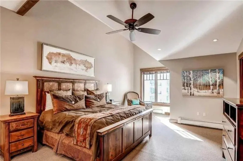 Luxury 4 Bedroom Penthouse Rental Off Main Street Within Walking Distance To Peak 9