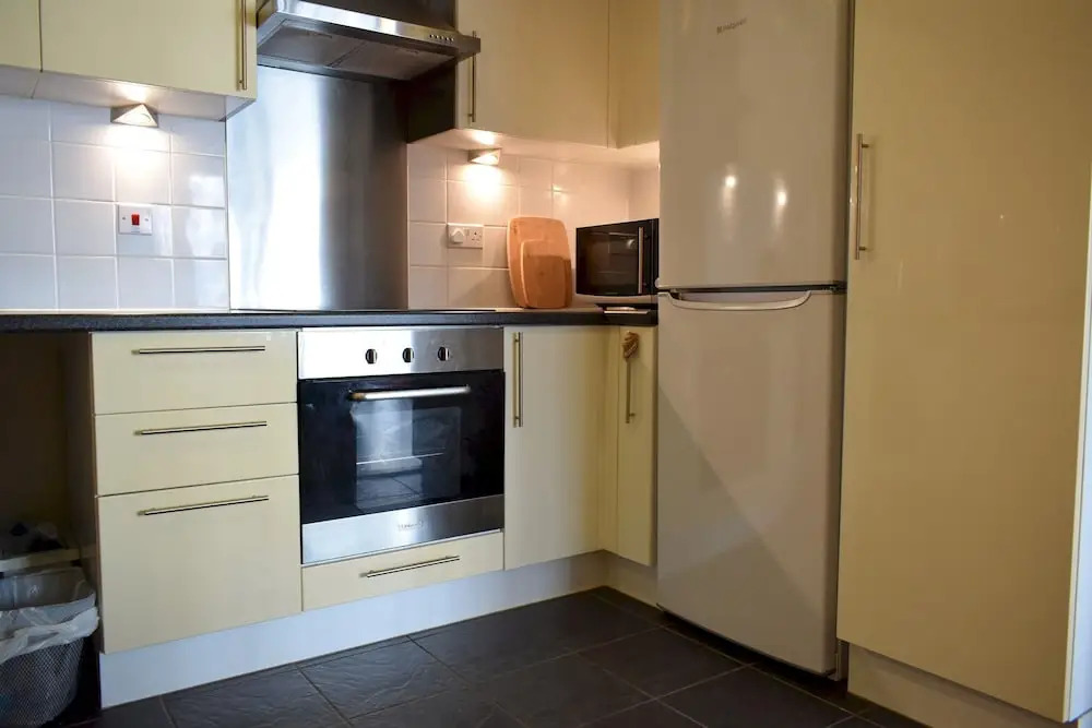 1 Bedroom Apartment in Canary Wharf With Balcony