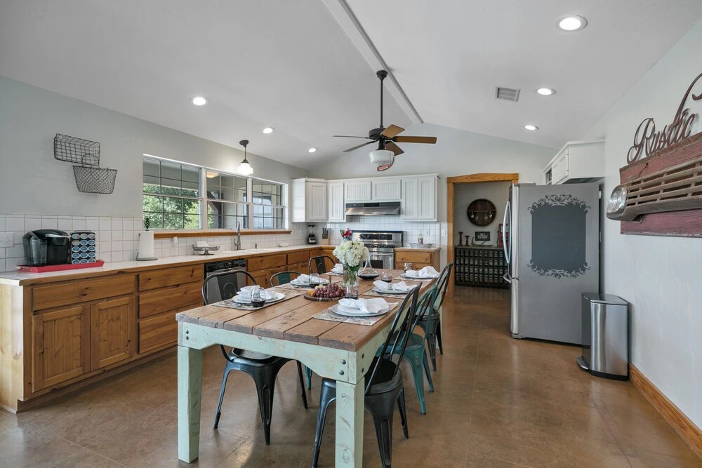 New! Gorgeous Home W/grill&views!