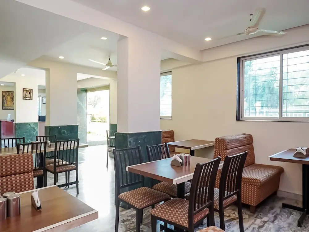 OYO 22558 Hotel Karan International