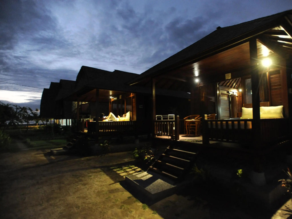 Suka Beach Bungalow