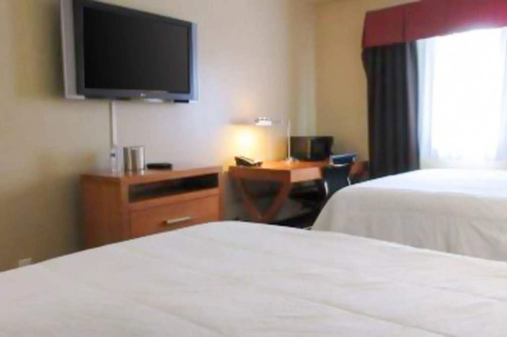Quality Inn & Suites Airport