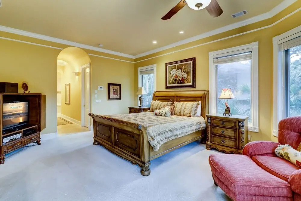 4 Beach Lagoon Rd