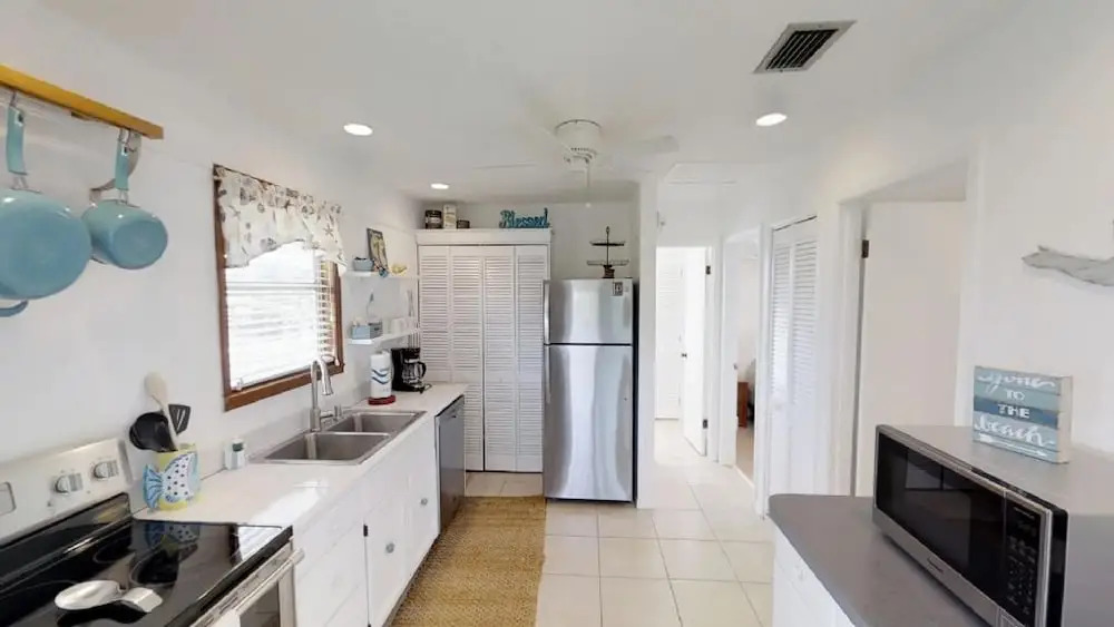 A Saltwater Cottage 4 Bedrooms 2 Bathrooms Home