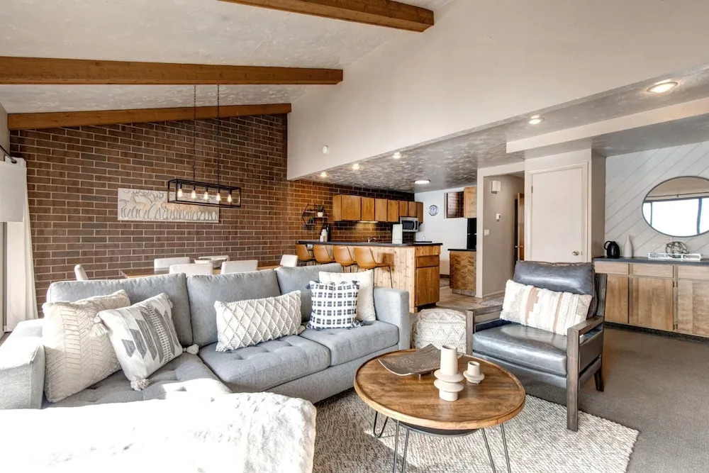Struggler 3 Bedrooms STR-1 by KBM