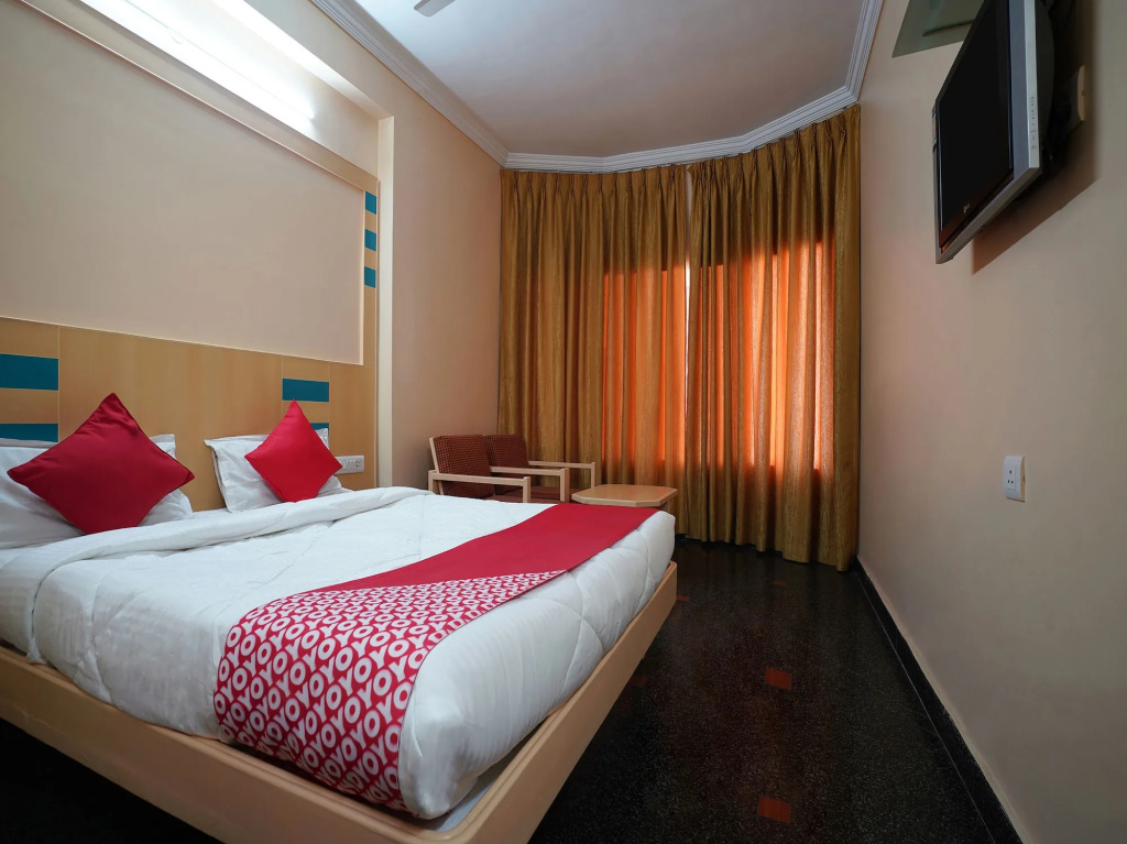 OYO Flagship 19581 Hotel Raj Classic MG Road