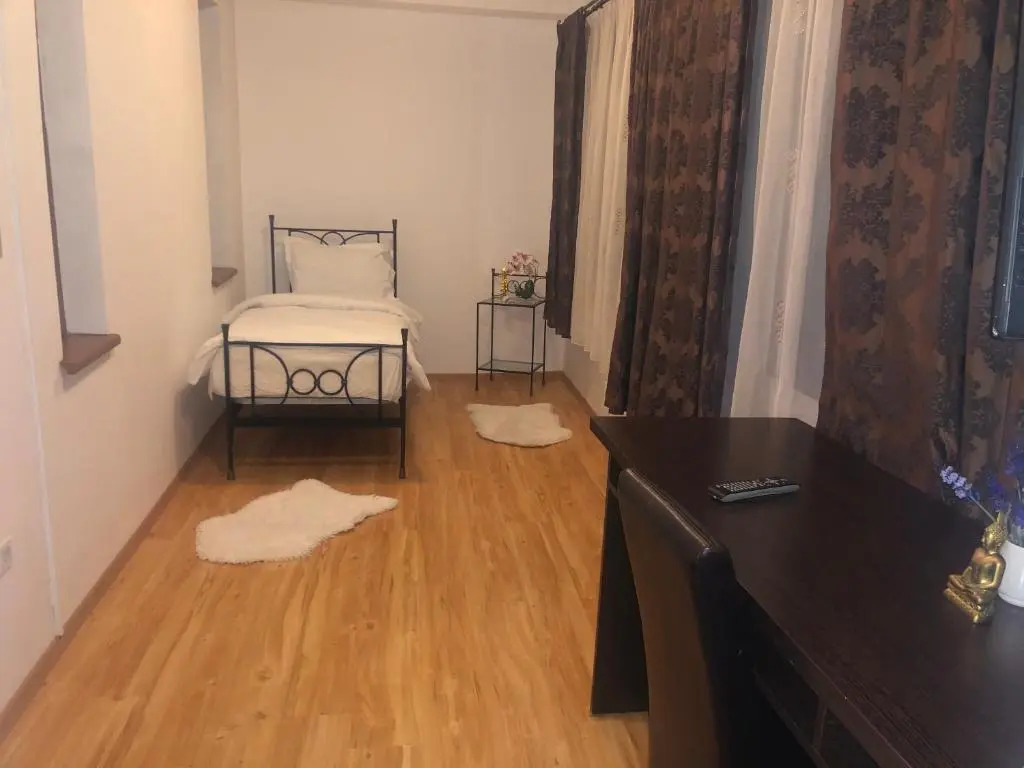 Happy Accomodation