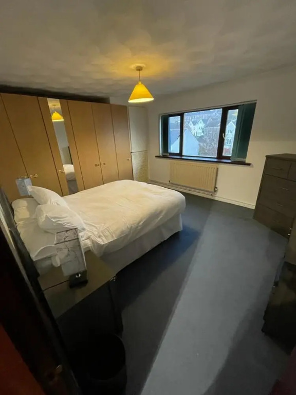 Simple & Sleek 1BD Flat Nice Views of Swansea Bay