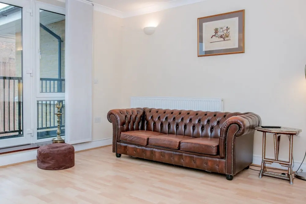 2 Bedroom Balcony Apartment In Putney