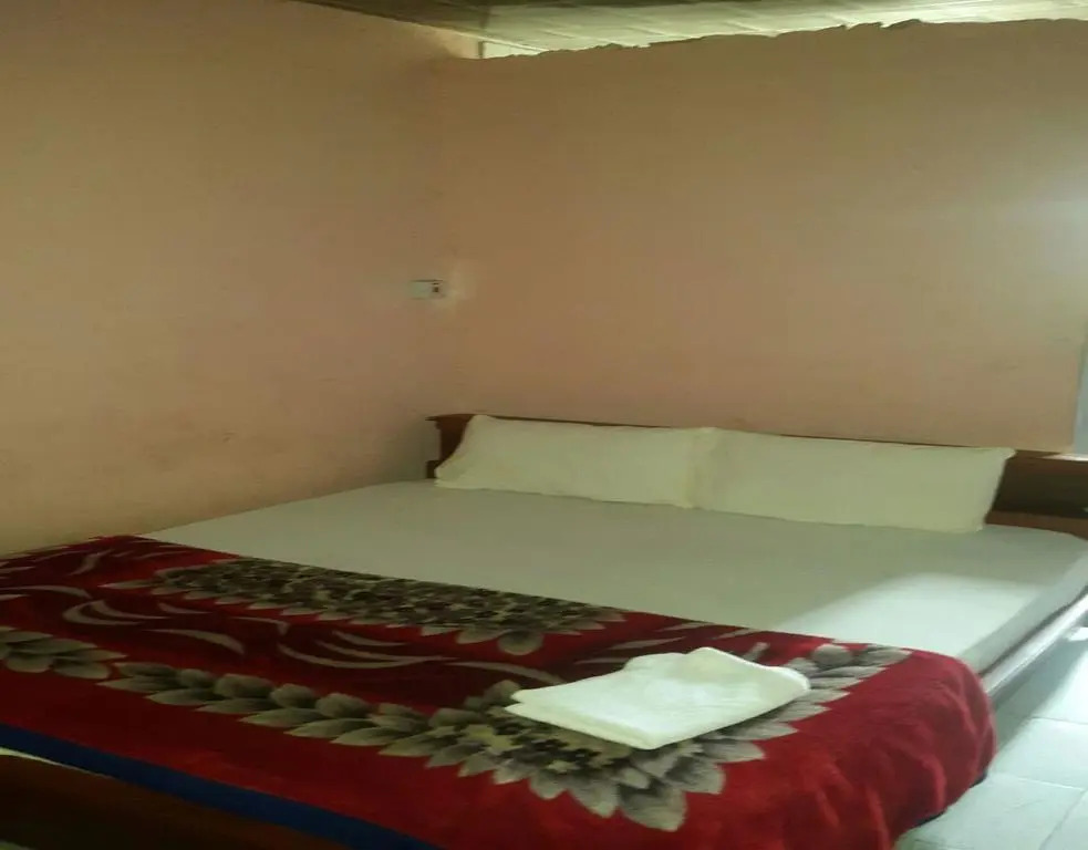 Hotel C & M