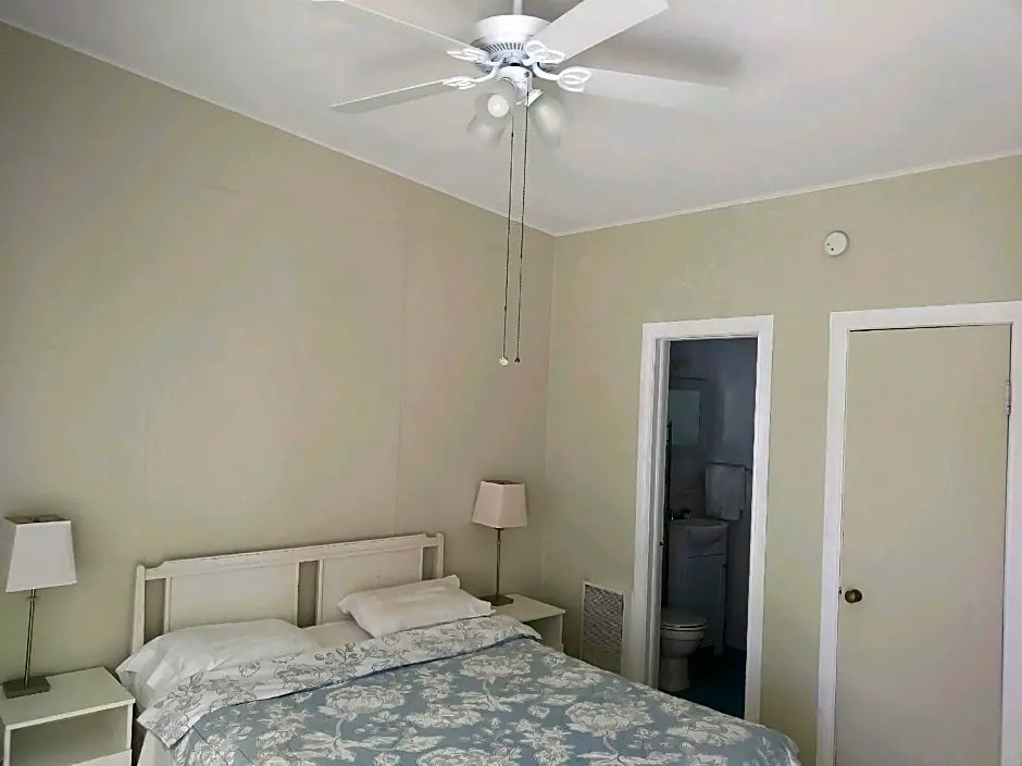 Royal Canadian Motel