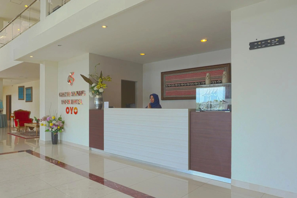 RedDoorz Plus At Grand Sayang Park Hotel Makassar