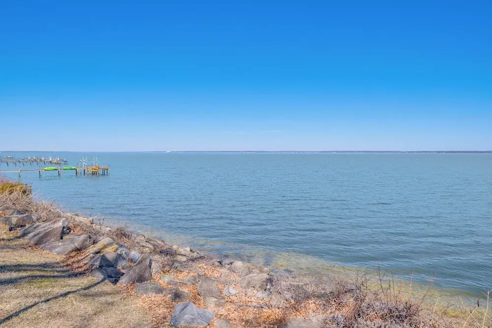 1 Mi to Colonial Beach Boardwalk: Home w/ Fire Pit