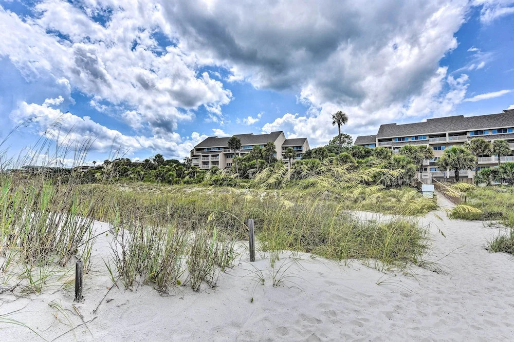 Palmetto Dunes Villa w/ Views: Steps to Beach