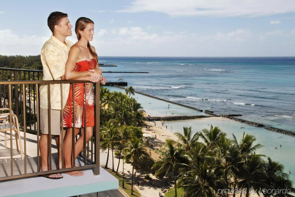Отель Waikiki Circle