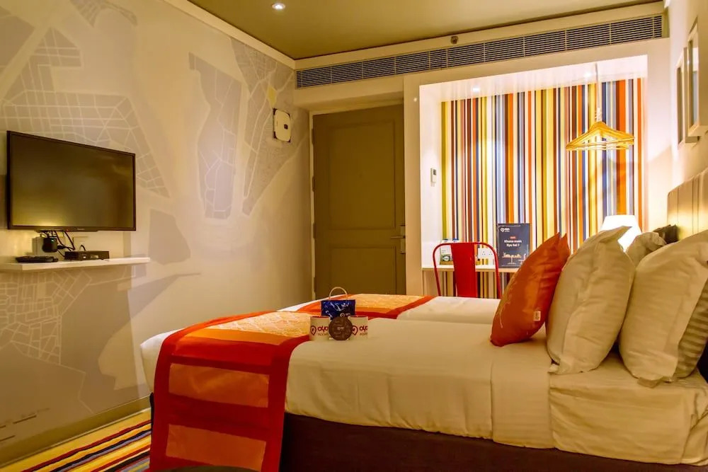OYO 1447 The Port Hotel