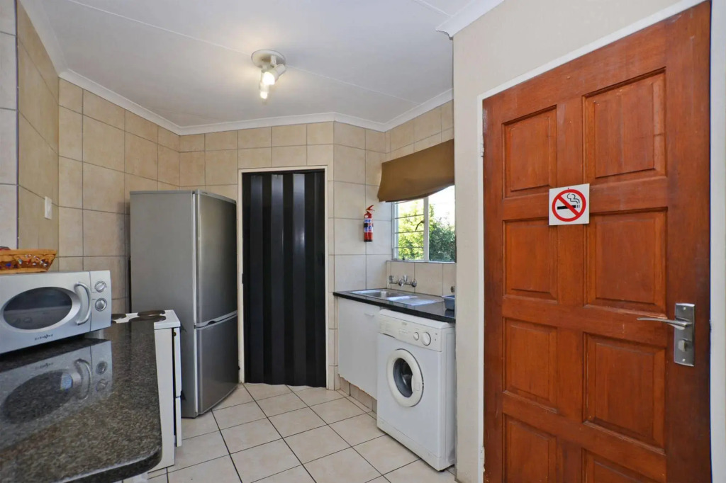 Jozi Apartments - Radiokop