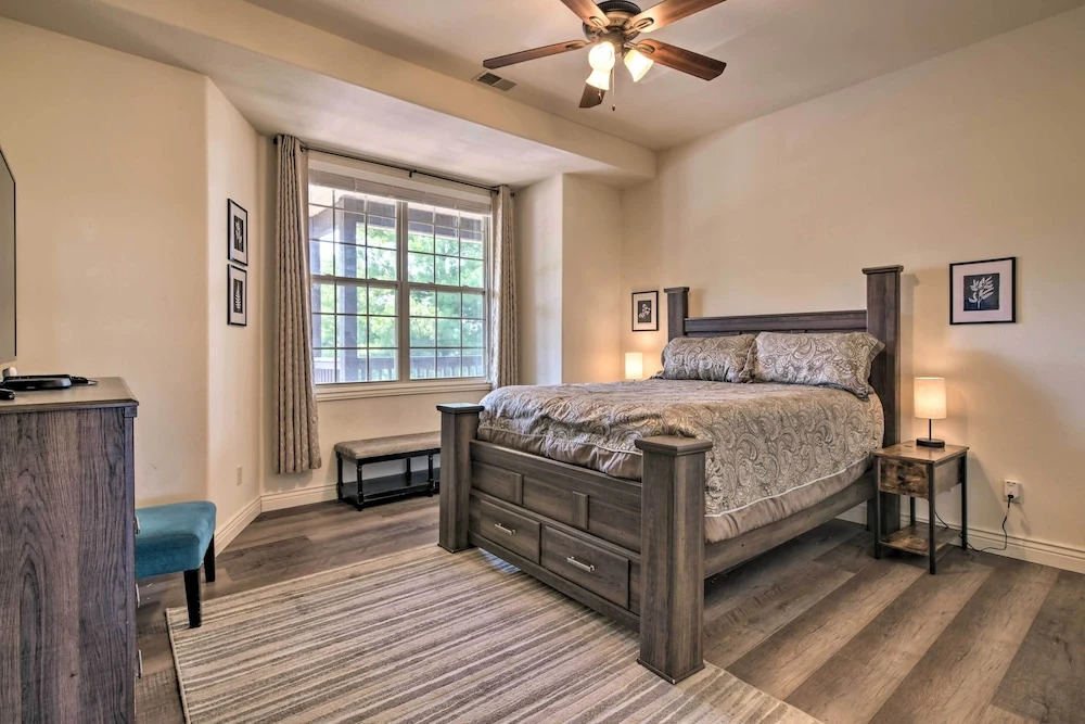Luxe Mtn-view Condo in Branson w/ Hot Tub Access!