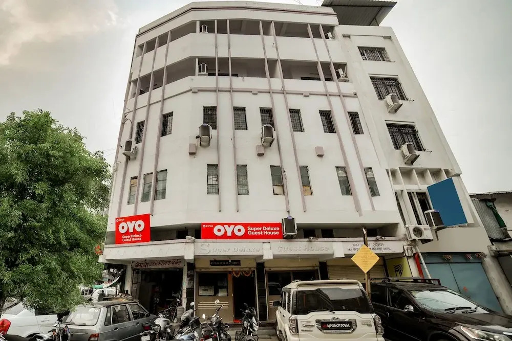 Oyo 23706 Super Deluxe Guest House