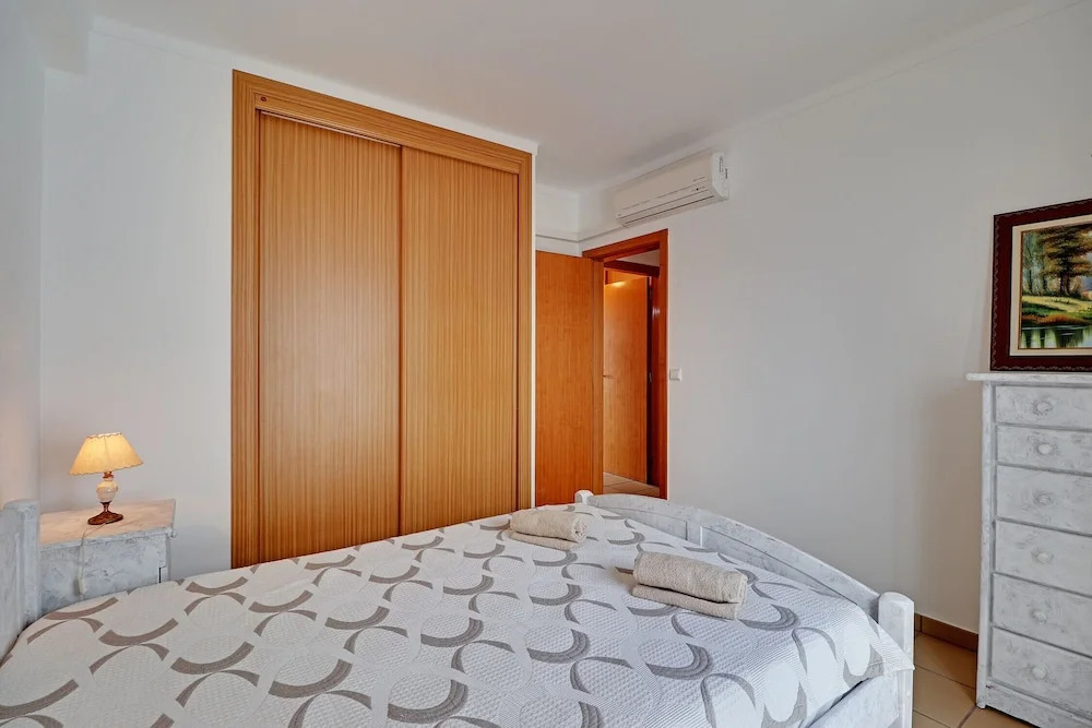 Monte Gordo Downtown by Homing