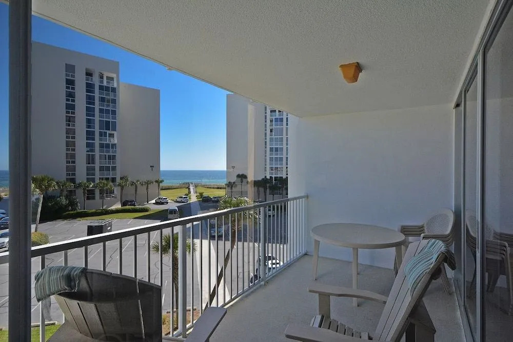 Shoreline 3044 Condo by RedAwning