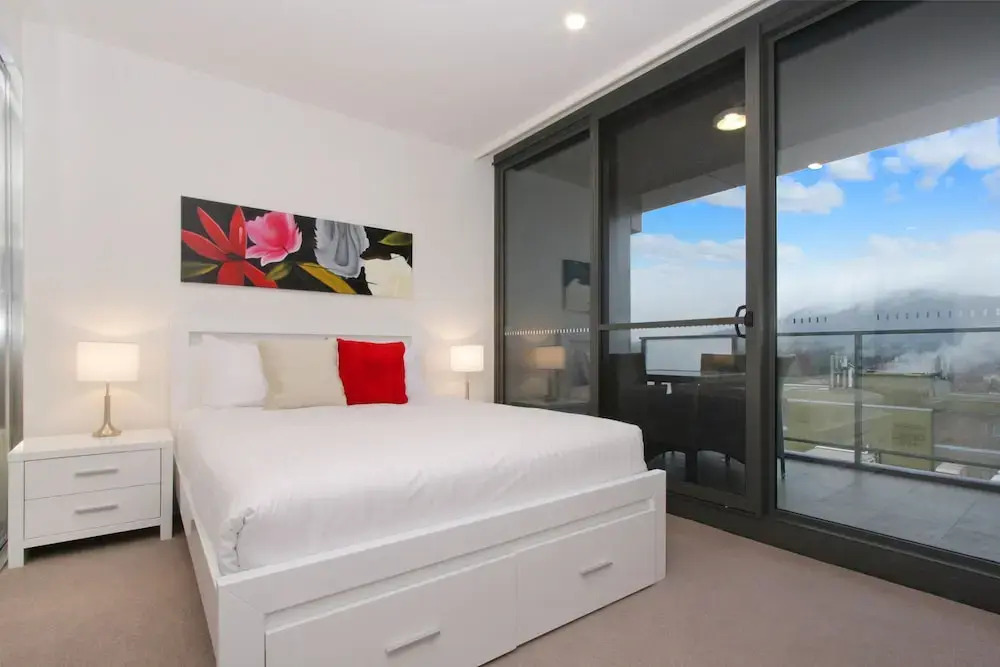 IQ Smart Apartments 704 Braddon ACT