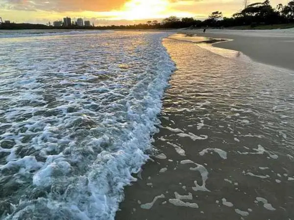 20 Steps to the Sand!