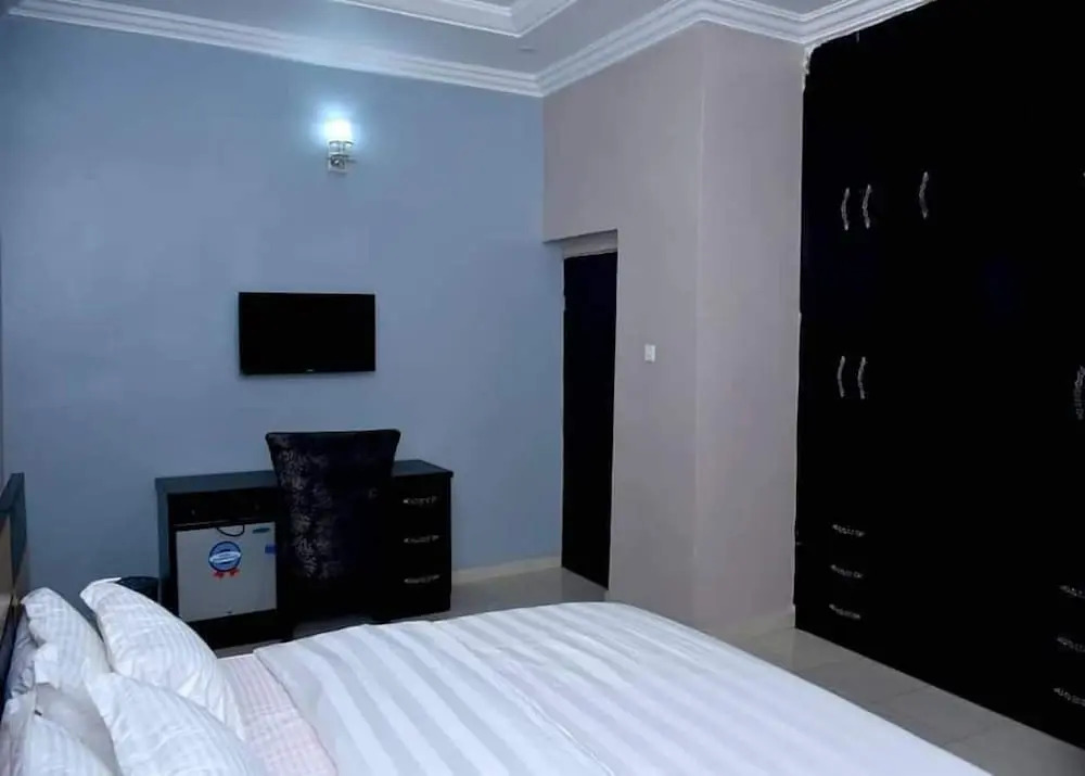 Onimz Apartments