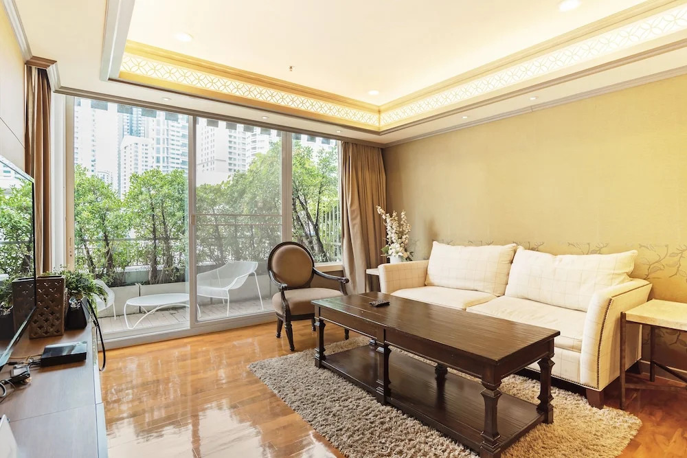 Baan Siri 24 by Favstay