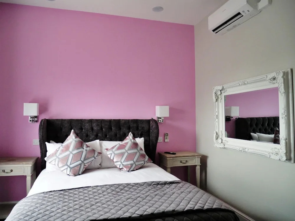 Thomas Paine Hotel