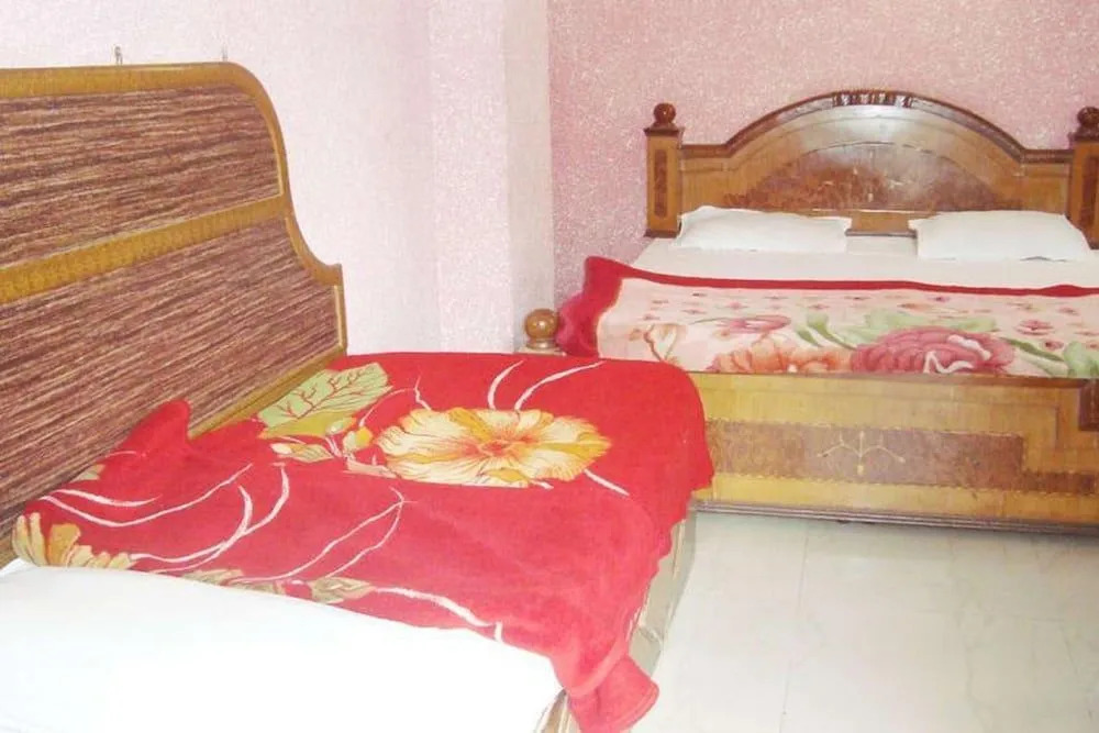 Hotel Moti Mahal by MTMC Rooms