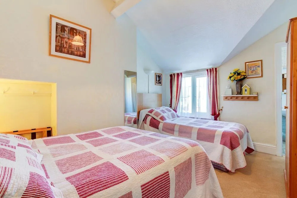 Dolphin Guesthouse