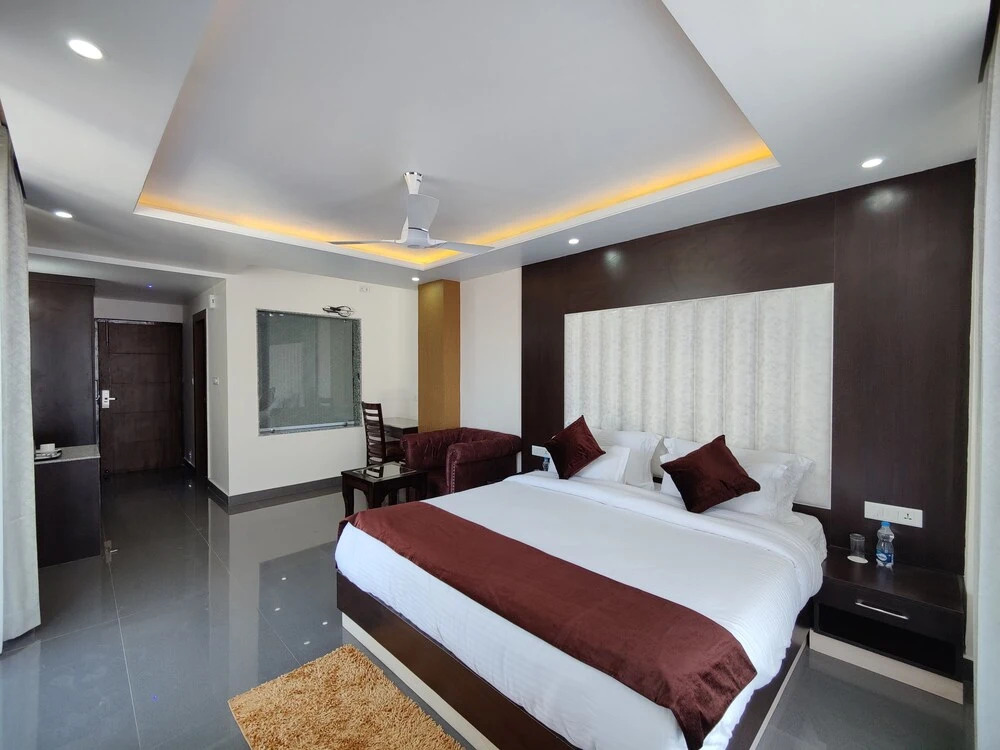 Aliza Inn And Suites By SRS Hotels