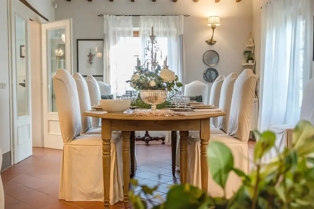 Villa Alberta, Panoramic 4 Bedrooms Farmhouse with Private Pool in Lucca close to Town Centre