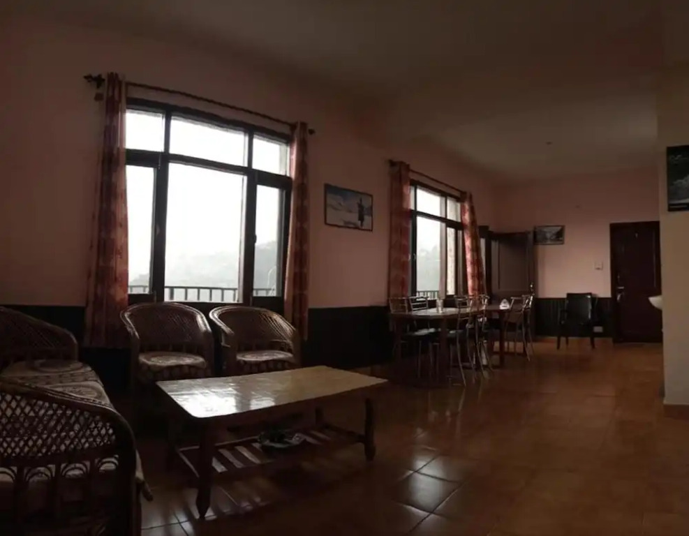 Goroomgo Thakur Home's Shimla