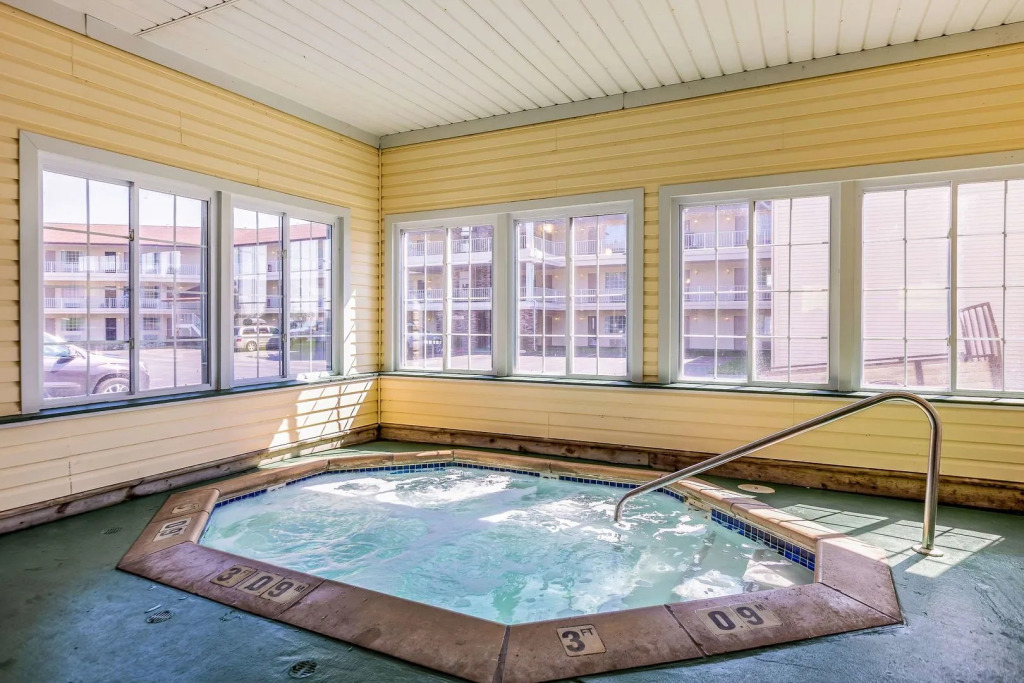Quality Inn Lakefront