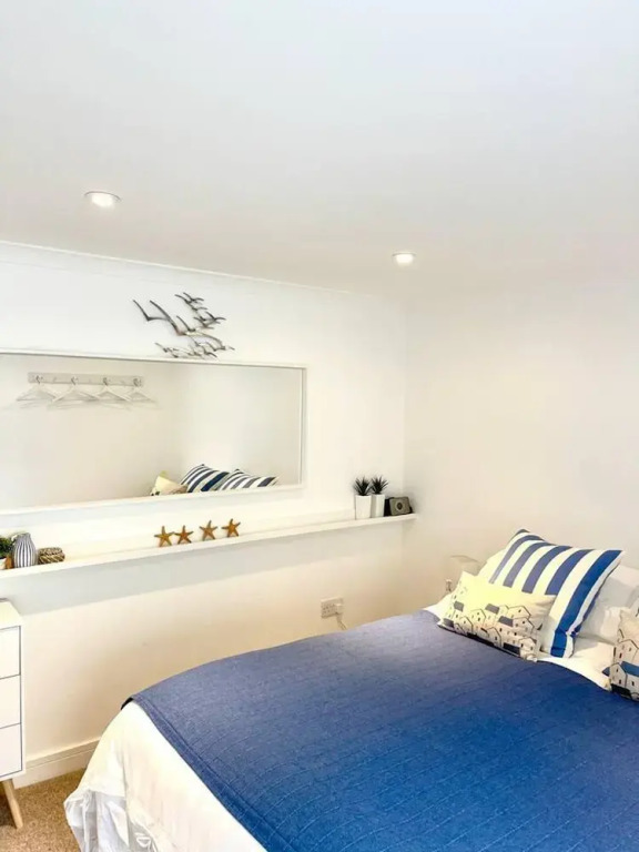 Luna Beach - Luxury Carbis Bay Apartment + Parking