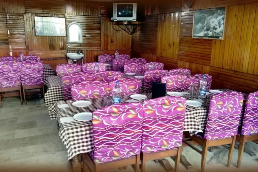 Goroomgo New Ambika Mall Road Manali