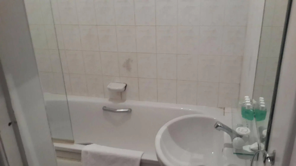 Kensington Court ApartHotel