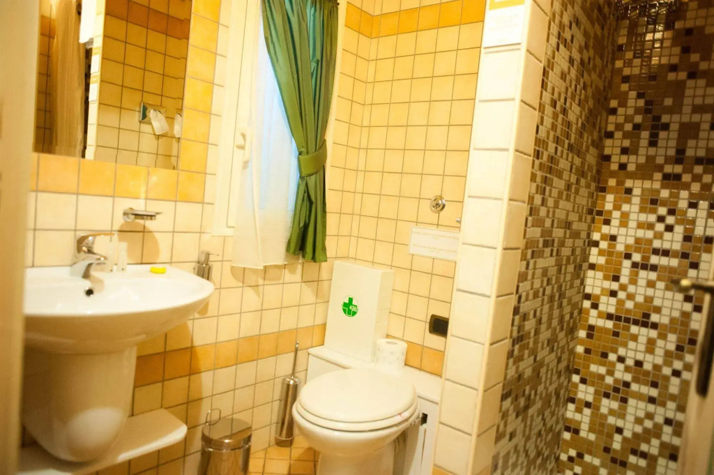 Almes Roma B&B