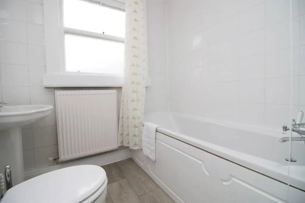 Spacious Georgian Apartment 5 mins from Bath Abbey