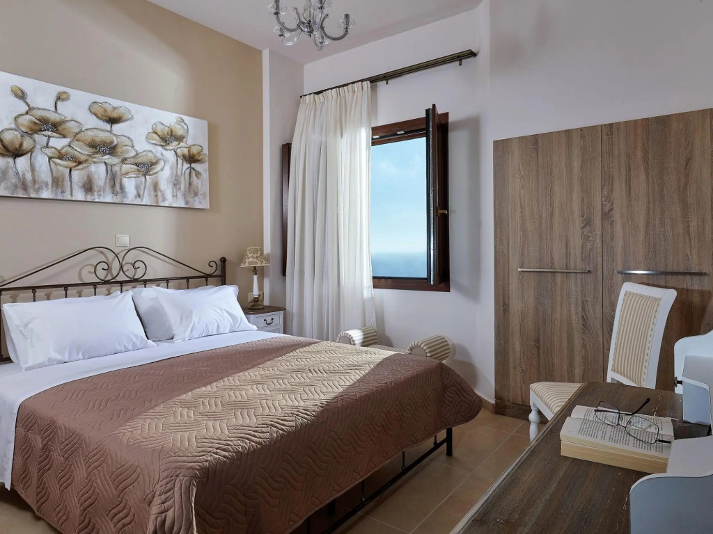 Stunning apartment in Kamilari with swimming pool