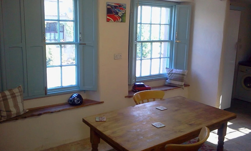 Cottage - Sleeps 4 - Pets Ok - Garden - Parking