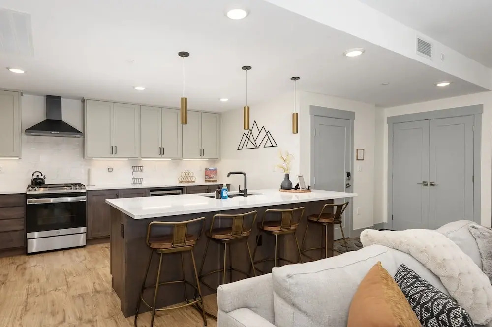 Timber Fox 1208 3 Bedroom Apts by RedAwning